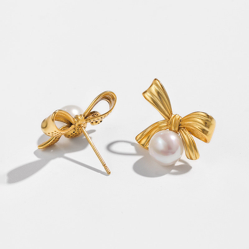 Golden Grace – Freshwater Pearl & Ribbon Bow Earrings