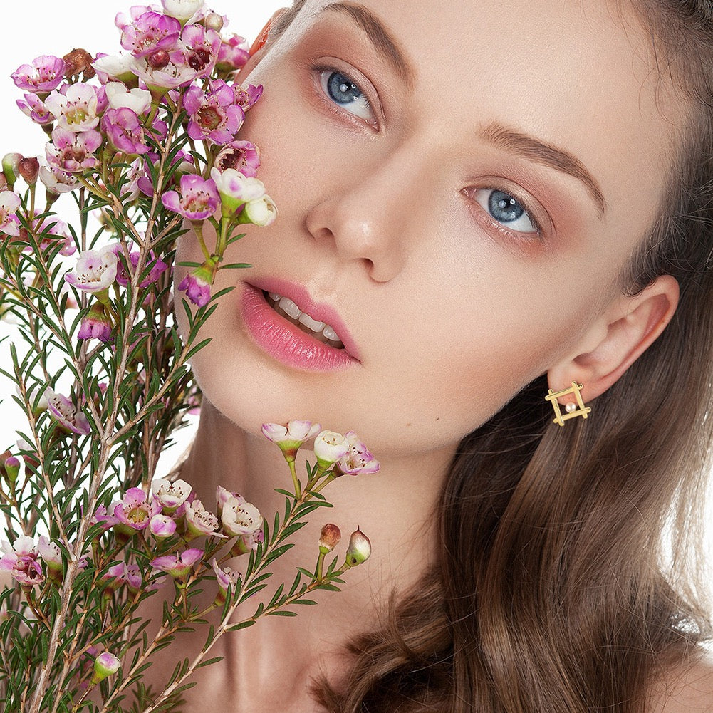 Geometric Grace – Freshwater Pearl & Vermeil Frame Stud Earrings