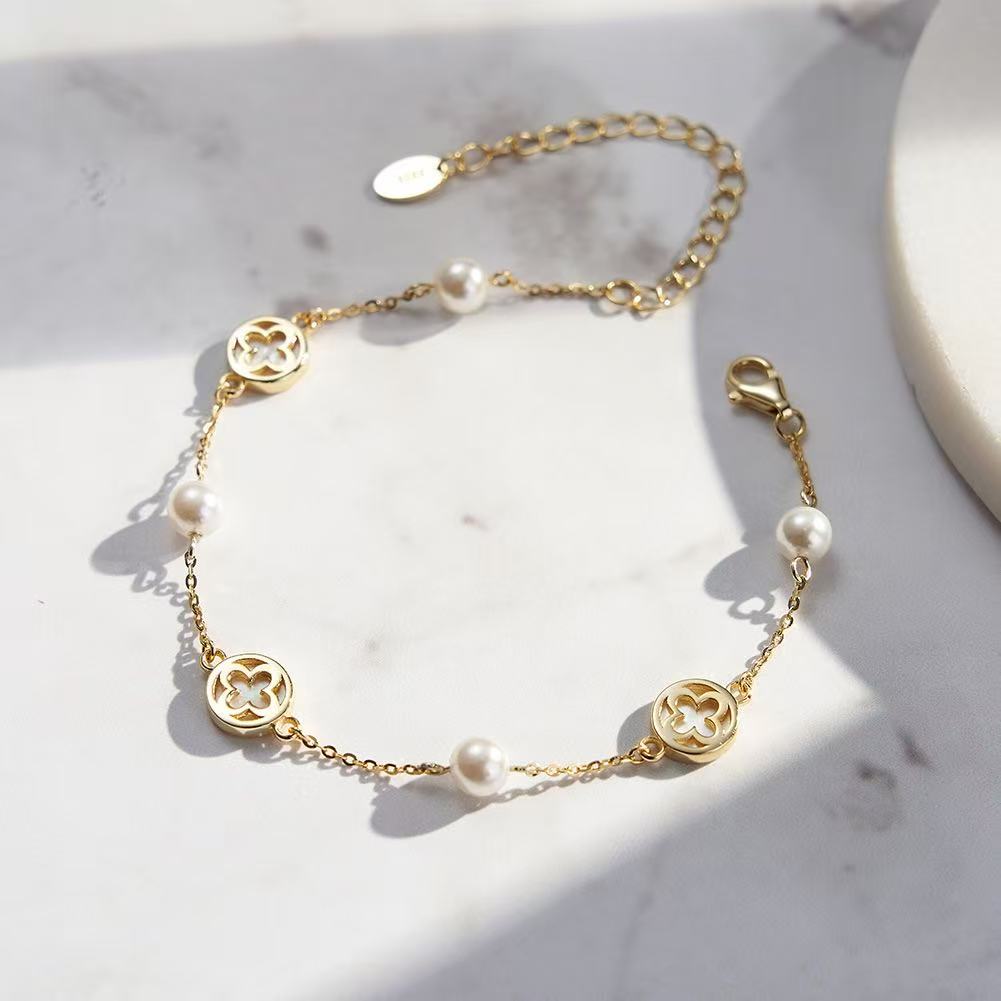Four-Leaf Clover Mother of Pearl & Freshwater Pearl Bracelet