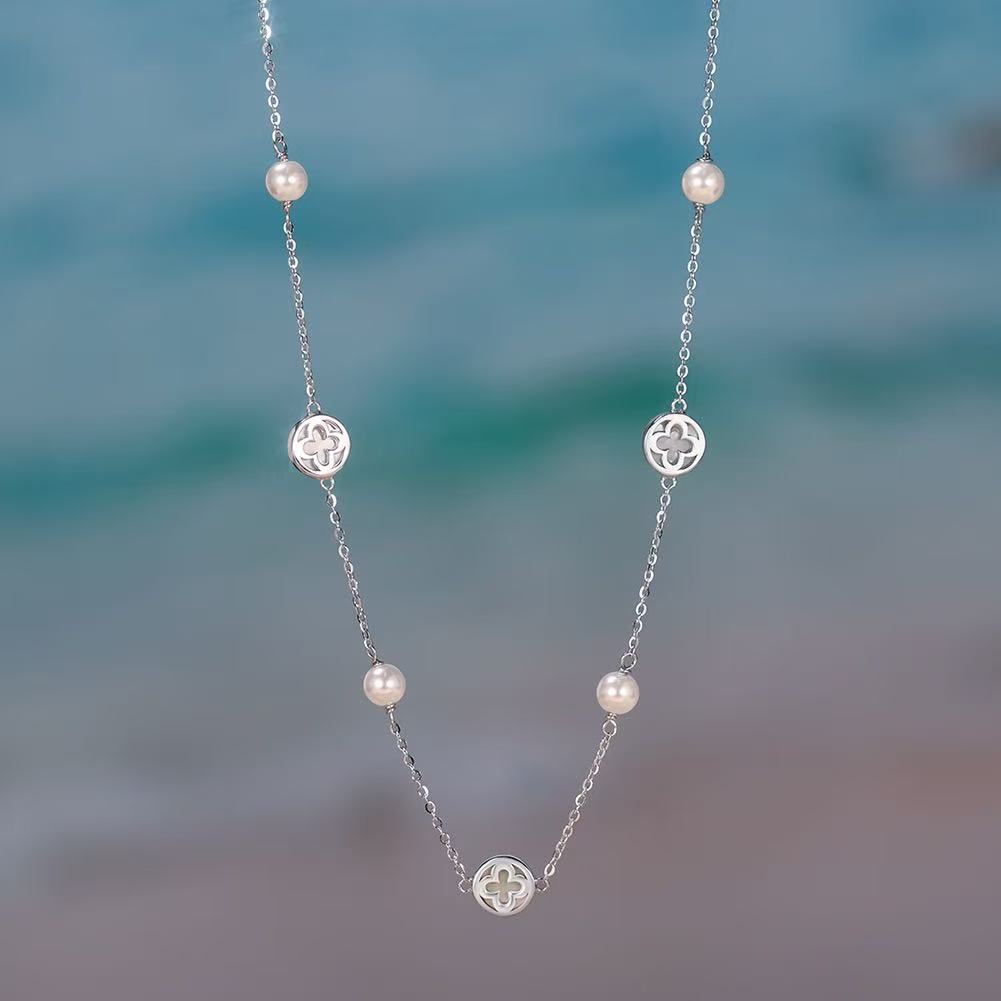 Four-Leaf Clover Mother of Pearl & Freshwater Pearl Necklace