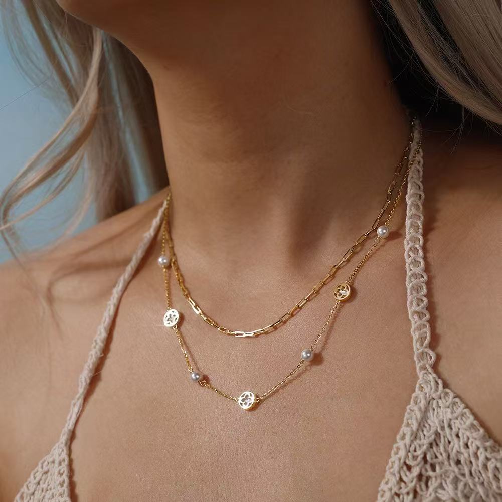 Four-Leaf Clover Mother of Pearl & Freshwater Pearl Necklace