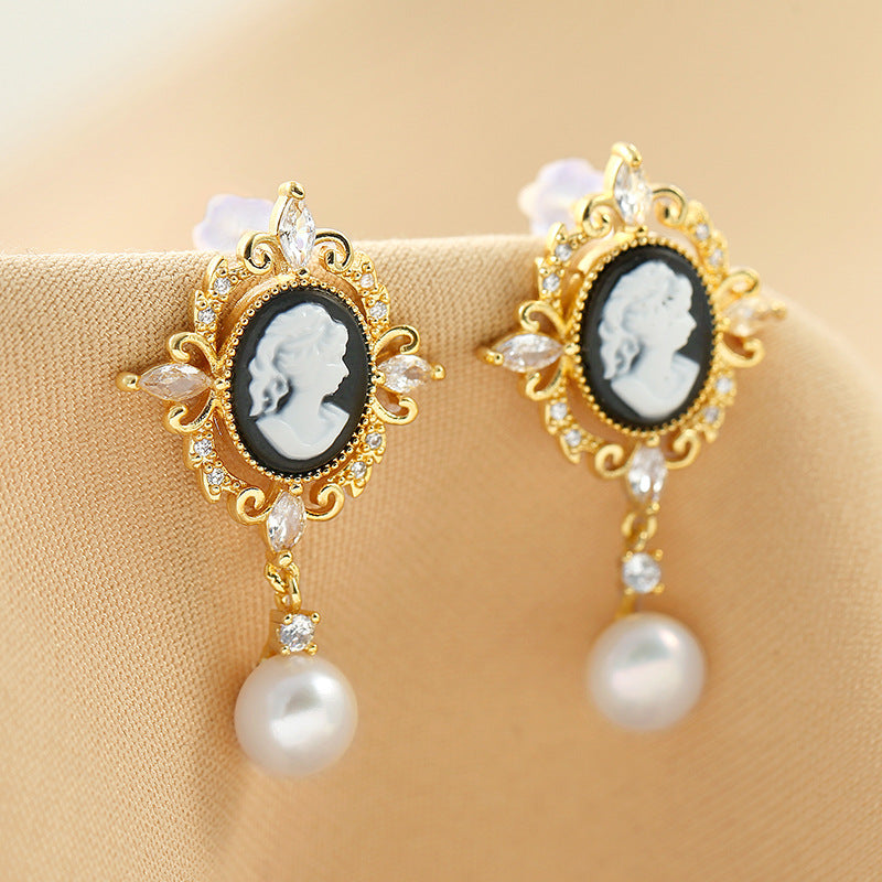 Regency Grace – Cameo & Pearl Drop Earrings