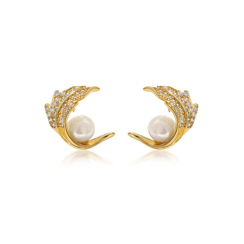 Ethereal Bloom – Curved Leaf Pearl Earrings