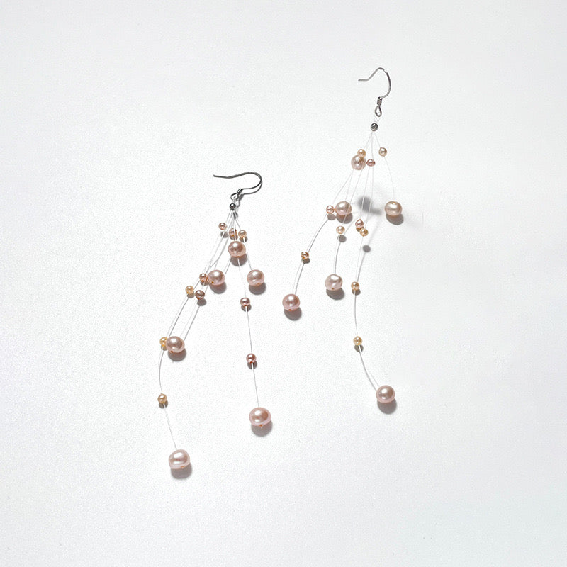 LINEAR EARRINGS PEARL