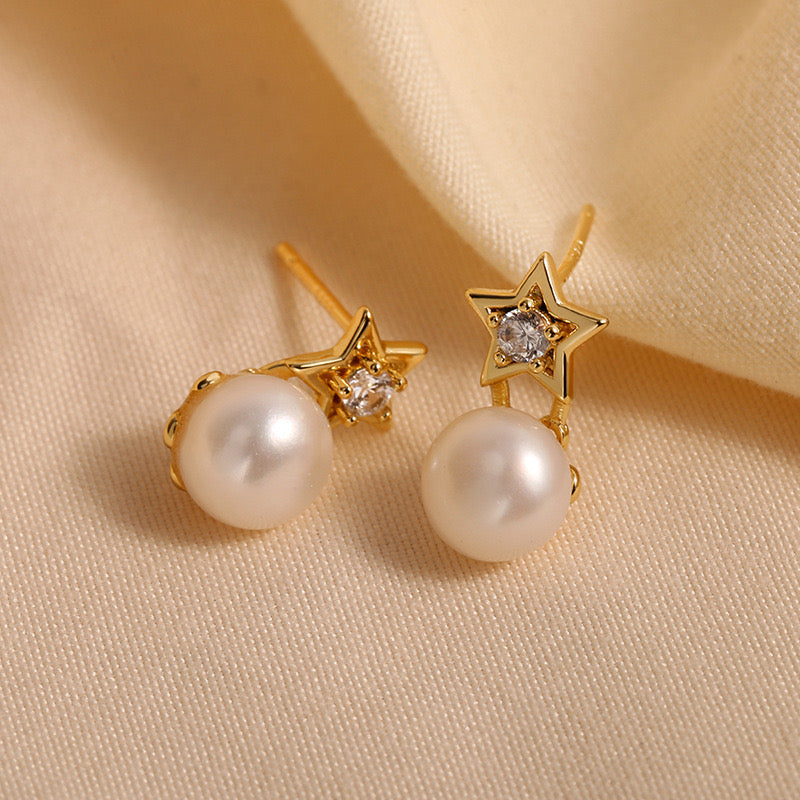 STAR-SHAPED STUD EARRINGS PEARL