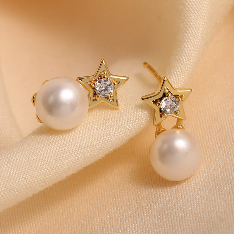 STAR-SHAPED STUD EARRINGS PEARL