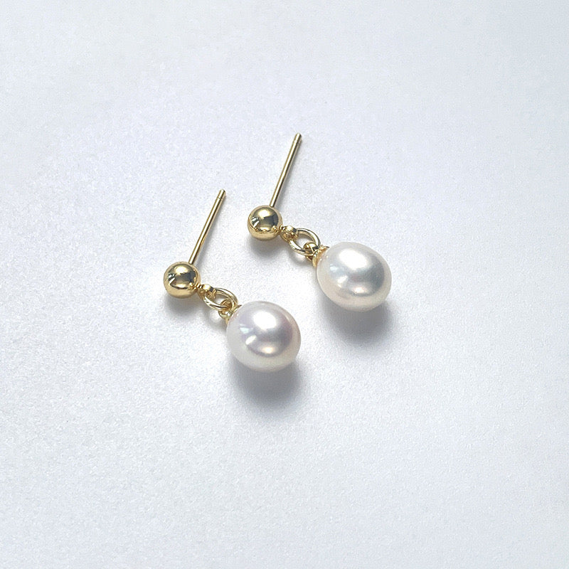 SIMPLE EARRINGS WHITE