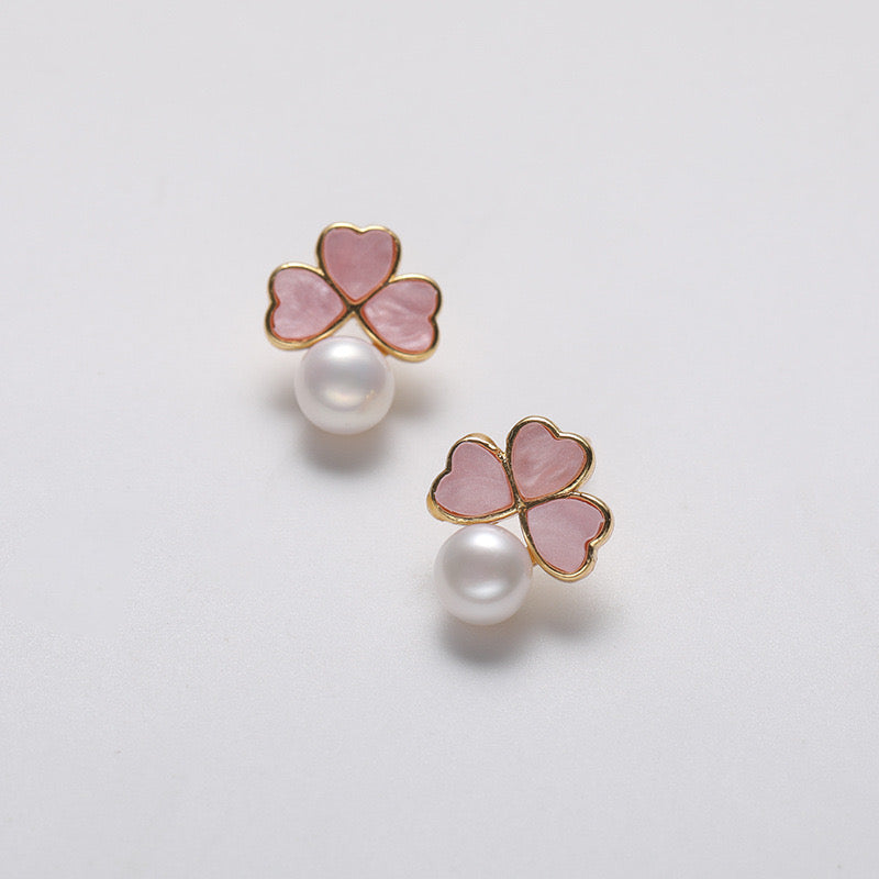 HEART-SHAPED STUD EARRINGS PEARL