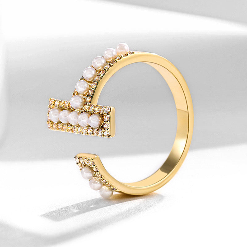 MODERN STYLE RING PEARL