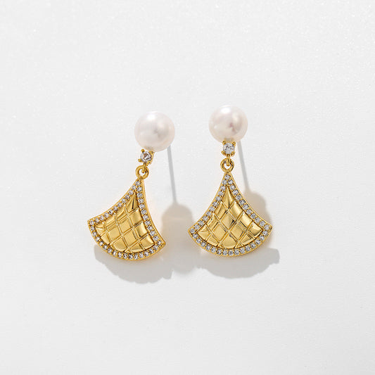 GEOMETRIC EARRING PEARL