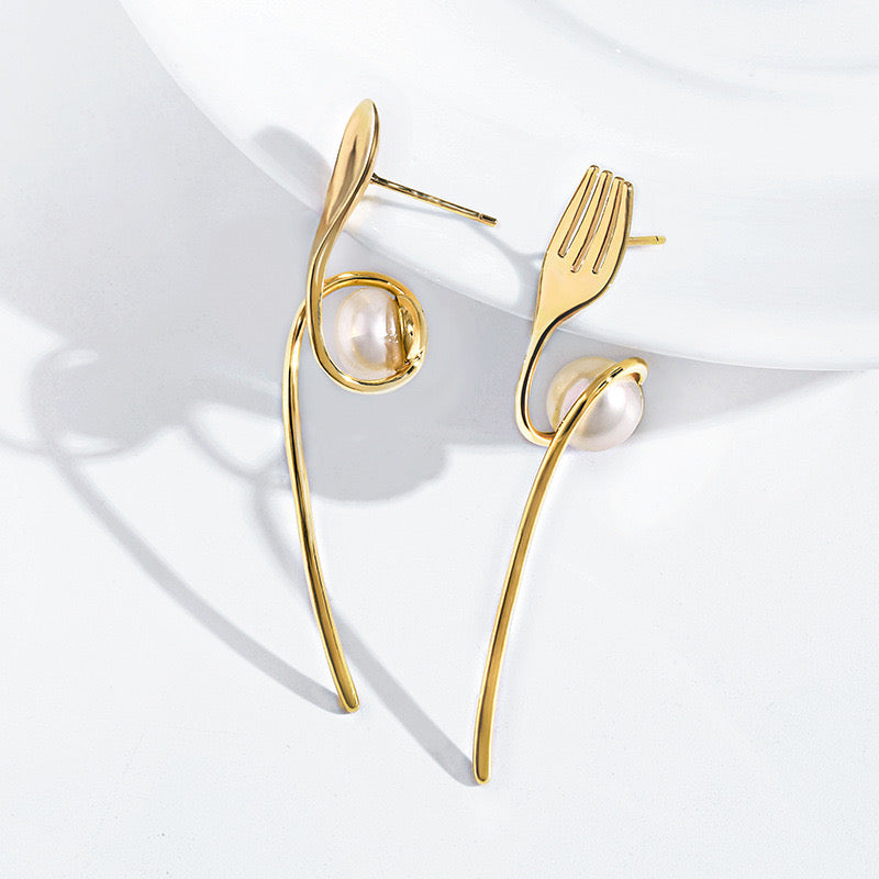 Quirky Cutlery – Freshwater Pearl & Fork-Spoon Earrings
