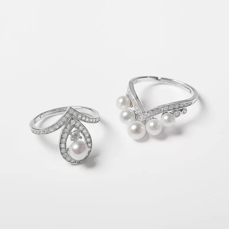 Radiant Veil – Twin Layer Pearl Ring