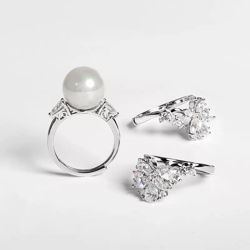 Lustrous Crown – Multi-Band Pearl Bloom Ring