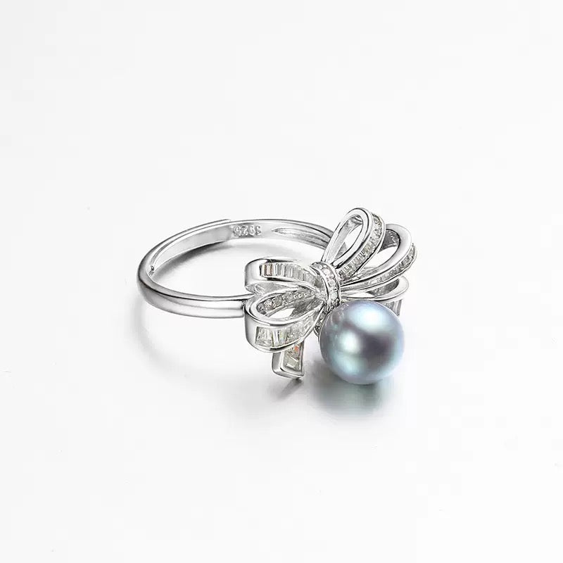 Grace Bow – Seawater Pearl Drop Ring
