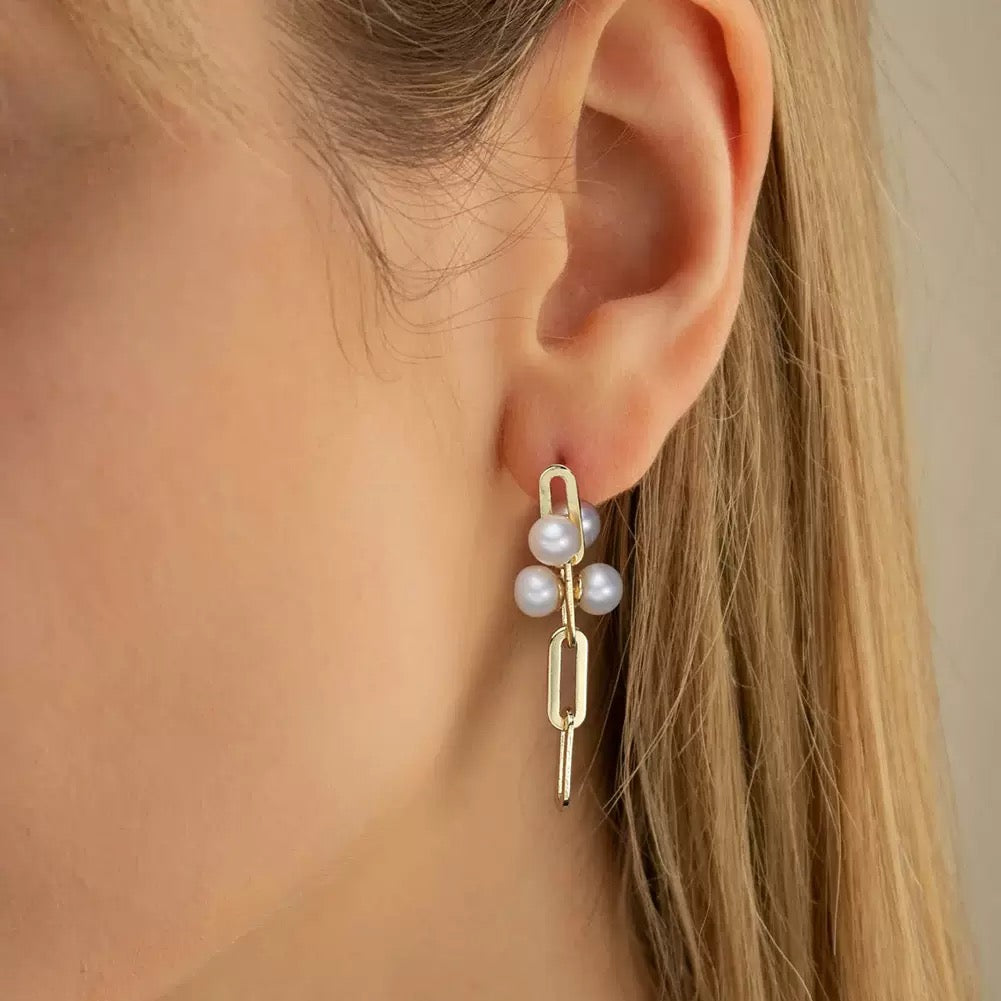 Linked Grace – Freshwater Pearl & Vermeil Chain Drop Earrings