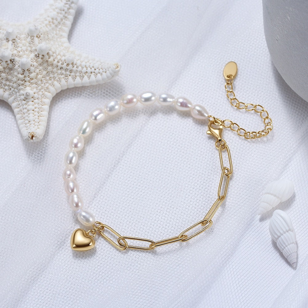 Heartbound – Freshwater Pearl & Gold Link Bracelet with Charm