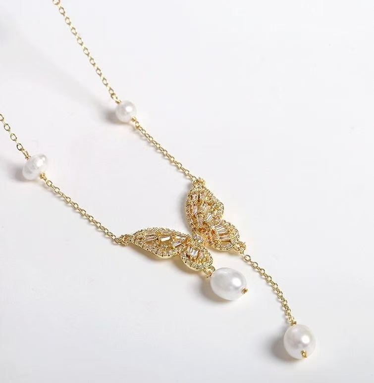 Flutter Grace – Pearl Butterfly Pendant Necklace