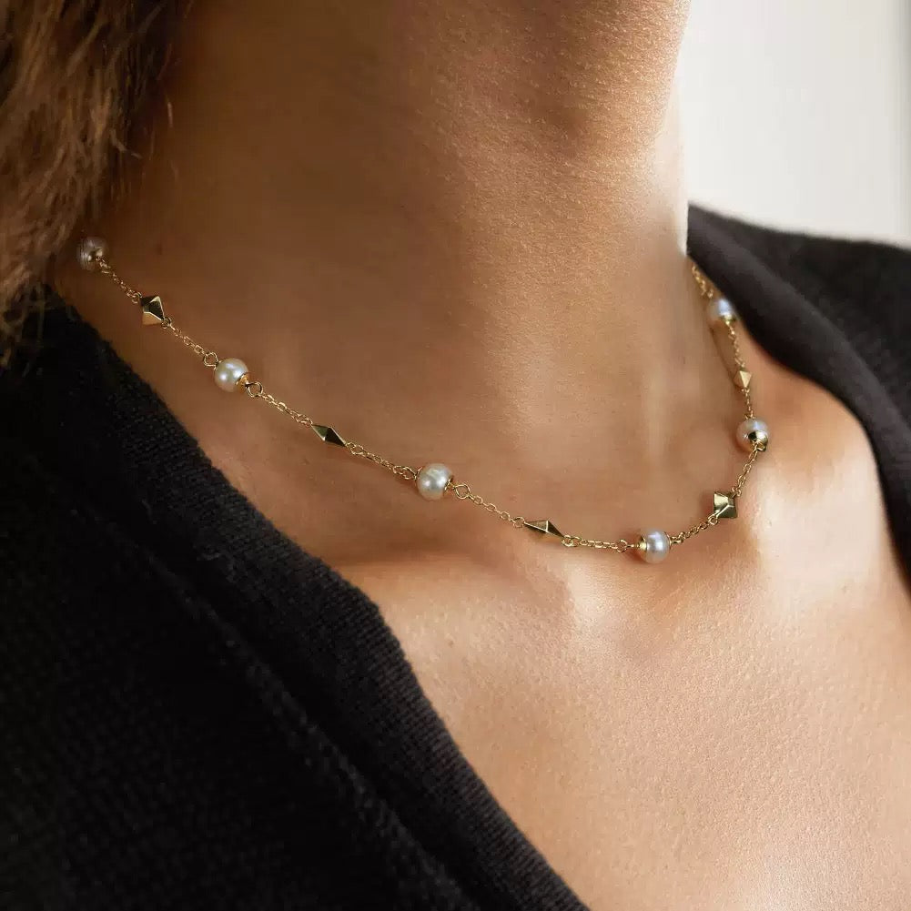 Stellar Gleam – Freshwater Pearl & Gold Link Necklace