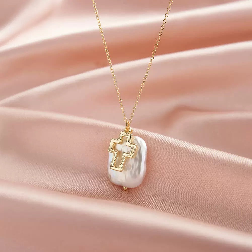 Faith Glow – Baroque Pearl & Cross Pendant Necklace