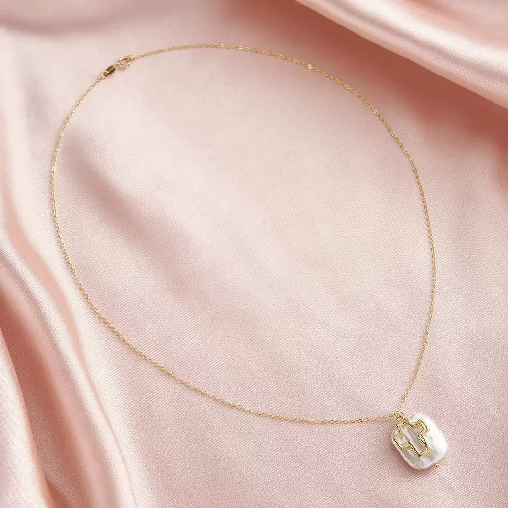 Faith Glow – Baroque Pearl & Cross Pendant Necklace