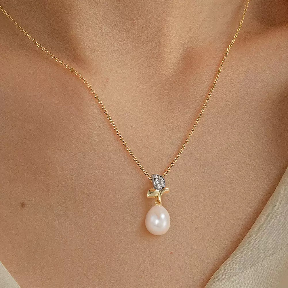 Pearl Bud – Leaf Motif & Freshwater Pearl Necklace