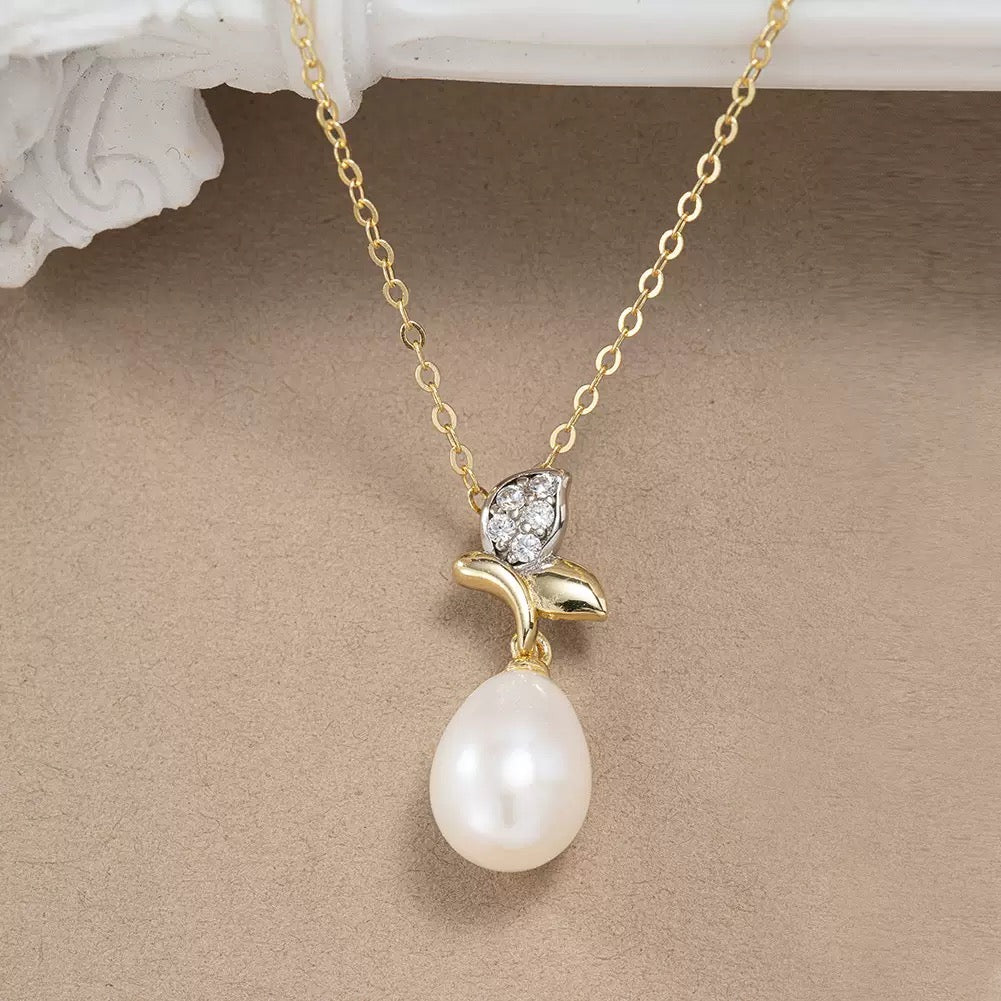 Pearl Bud – Leaf Motif & Freshwater Pearl Necklace