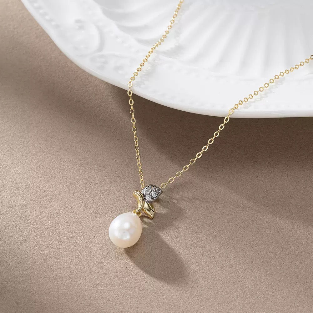 Pearl Bud – Leaf Motif & Freshwater Pearl Necklace