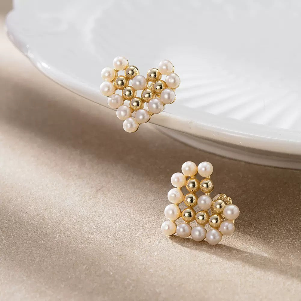 Pearl Cluster – Heart-Shaped Freshwater Pearl Stud Earrings