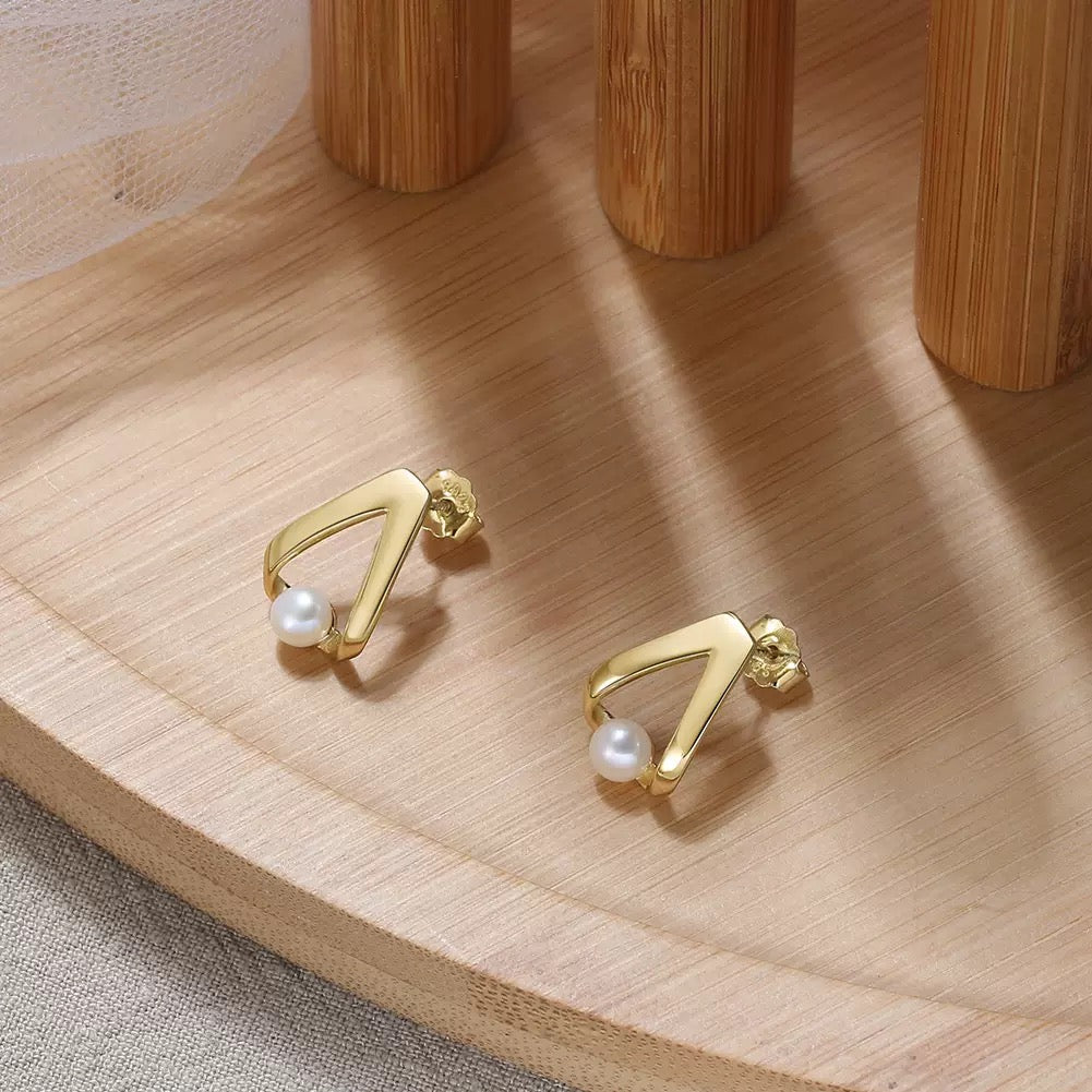 Zen Arc – Geometric Freshwater Pearl & Vermeil Stud Earrings