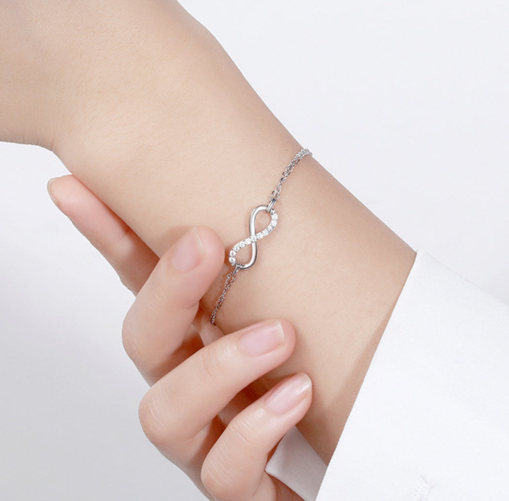 Infinity Glow – Vermeil & CZ Bracelet