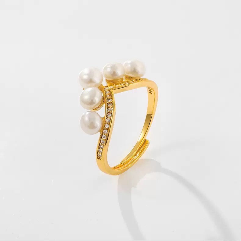 Crown Glow - Freshwater Pearl Ring
