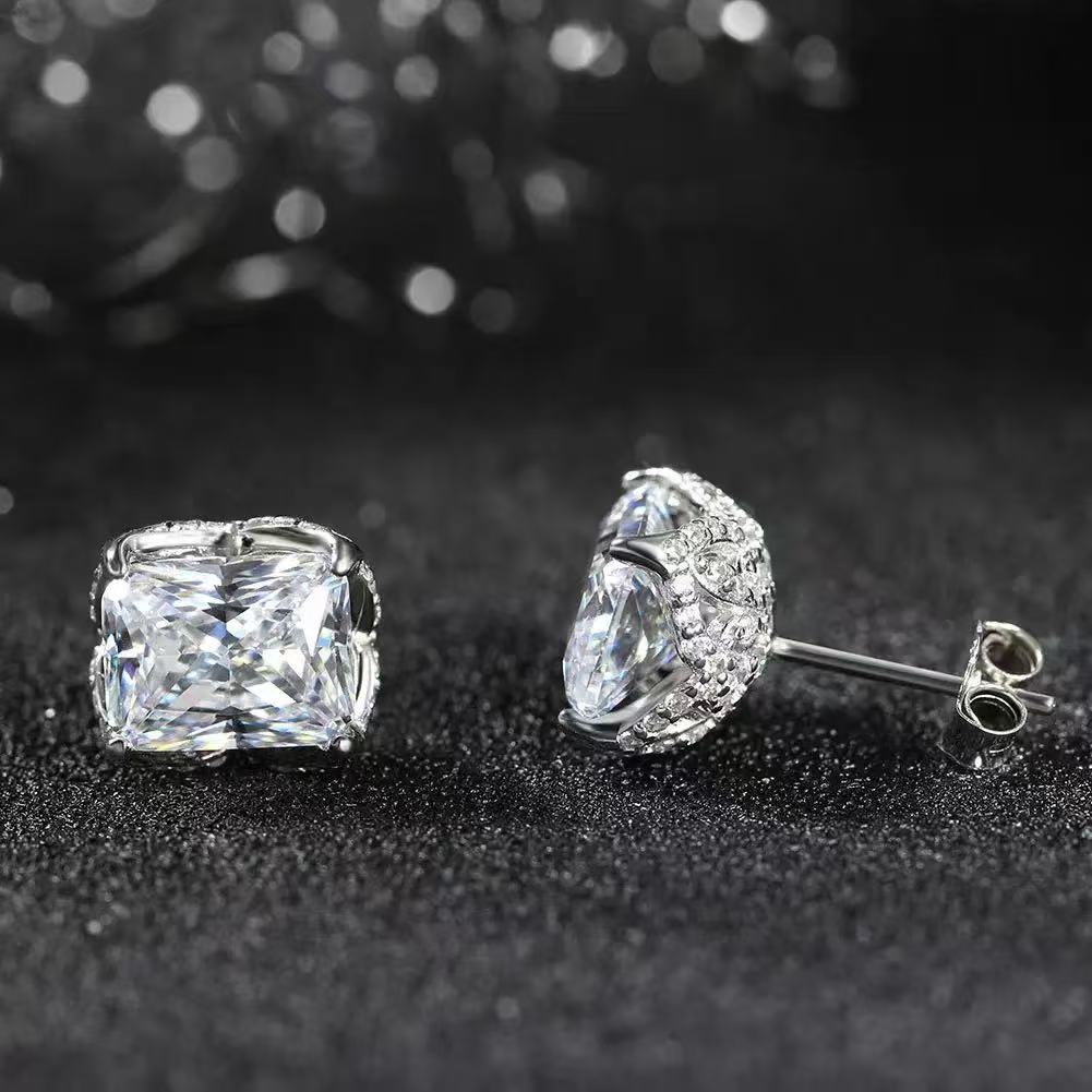 Eternal Radiance – Sterling Silver & 8A Cubic Zirconia Halo Stud Earrings