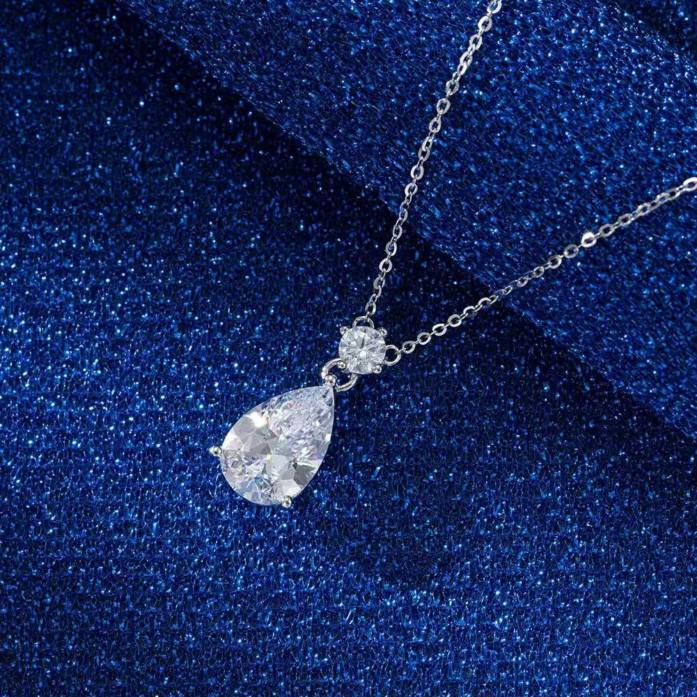 Brilliant Elegance – Sterling Silver & Teardrop Cubic Zirconia Pendant Necklace