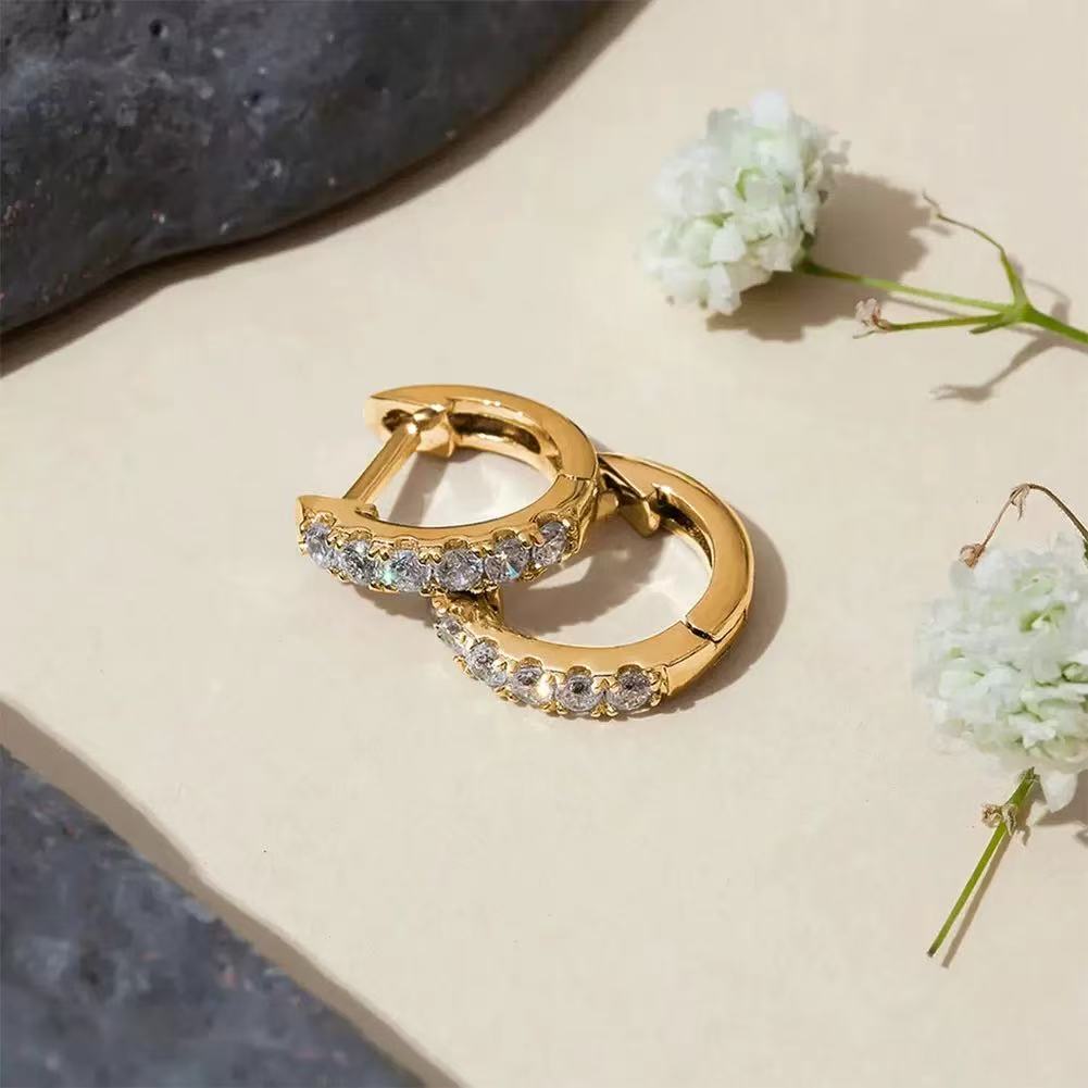 Elegant Glow – Gold Vermeil & Zircon Pavé Hoop Earrings