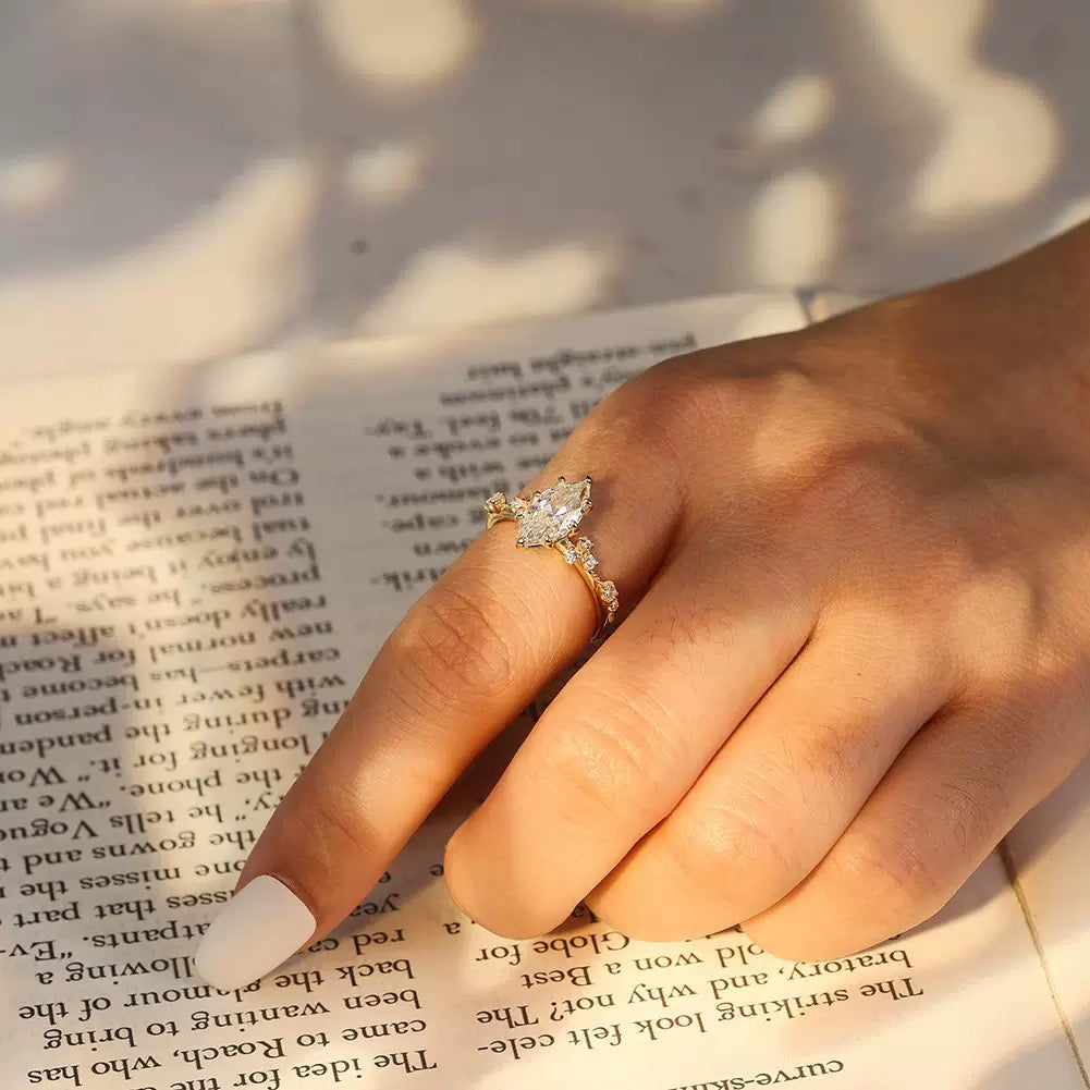 Marquise Sparkle Ring – Gold Vermeil & Brilliant-Cut Gemstones