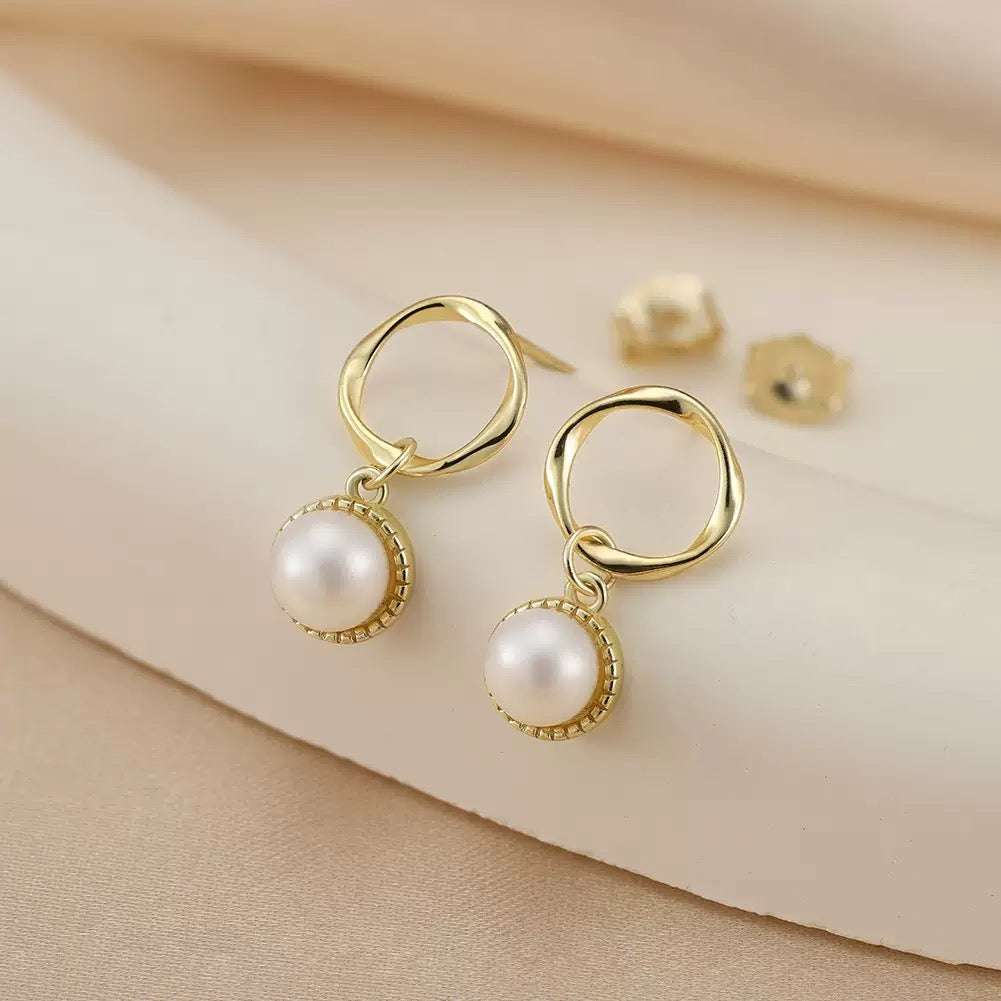 Elegant Luxe Circle Pearl Drop Earrings