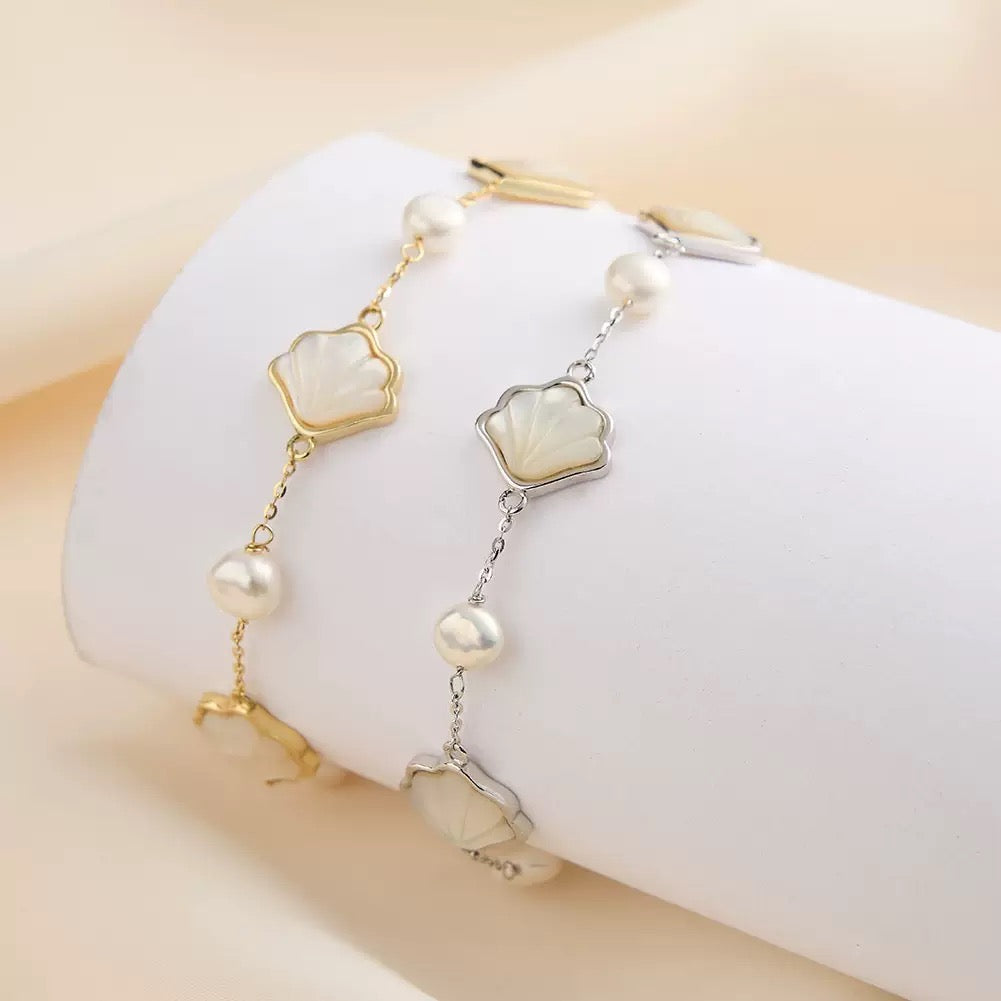 Ocean Harmony – Shell & Pearl Bracelet