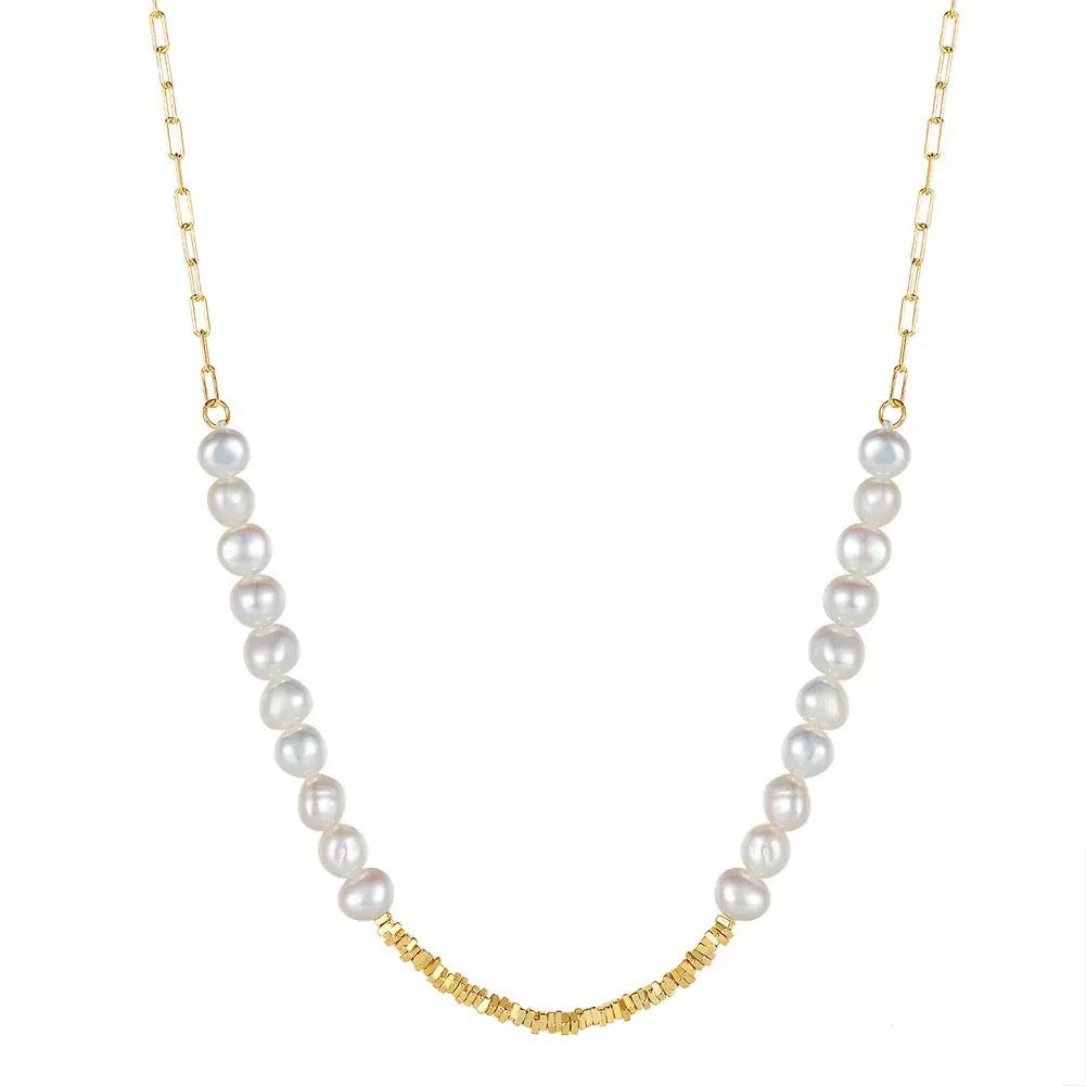 Radiant Grace – Freshwater Pearl Necklace with Gold Accents
