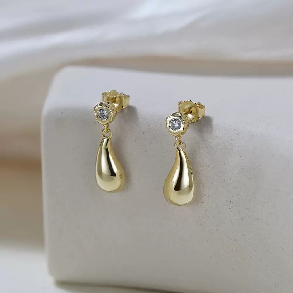 Timeless Elegance Teardrop Earrings – 925 Sterling Silver