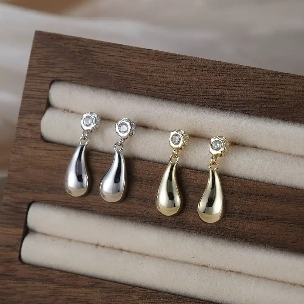 Timeless Elegance Teardrop Earrings – 925 Sterling Silver
