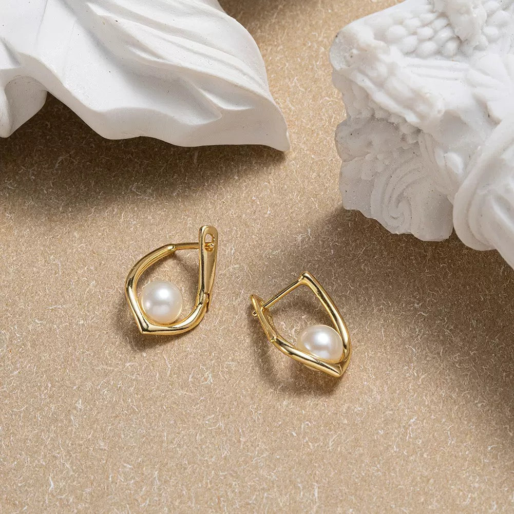 Aurora Drop – Geometric Freshwater Pearl & Vermeil Earrings