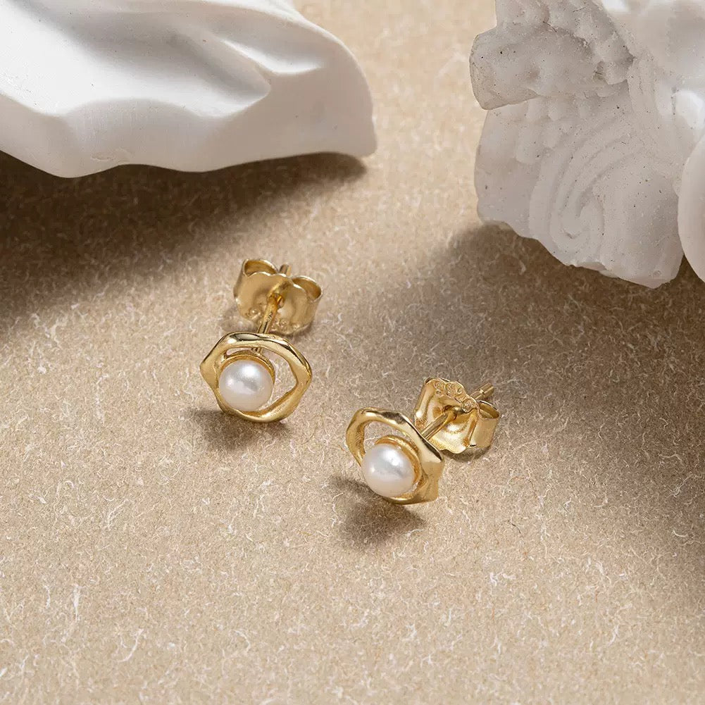 Aura Pearl – Freshwater Pearl & Vermeil Stud Earrings