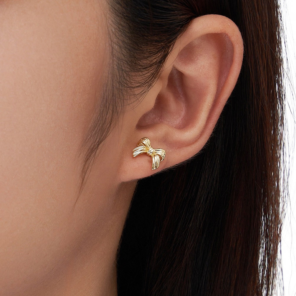 Luna Bow – Gold Vermeil Ribbon Stud Earrings