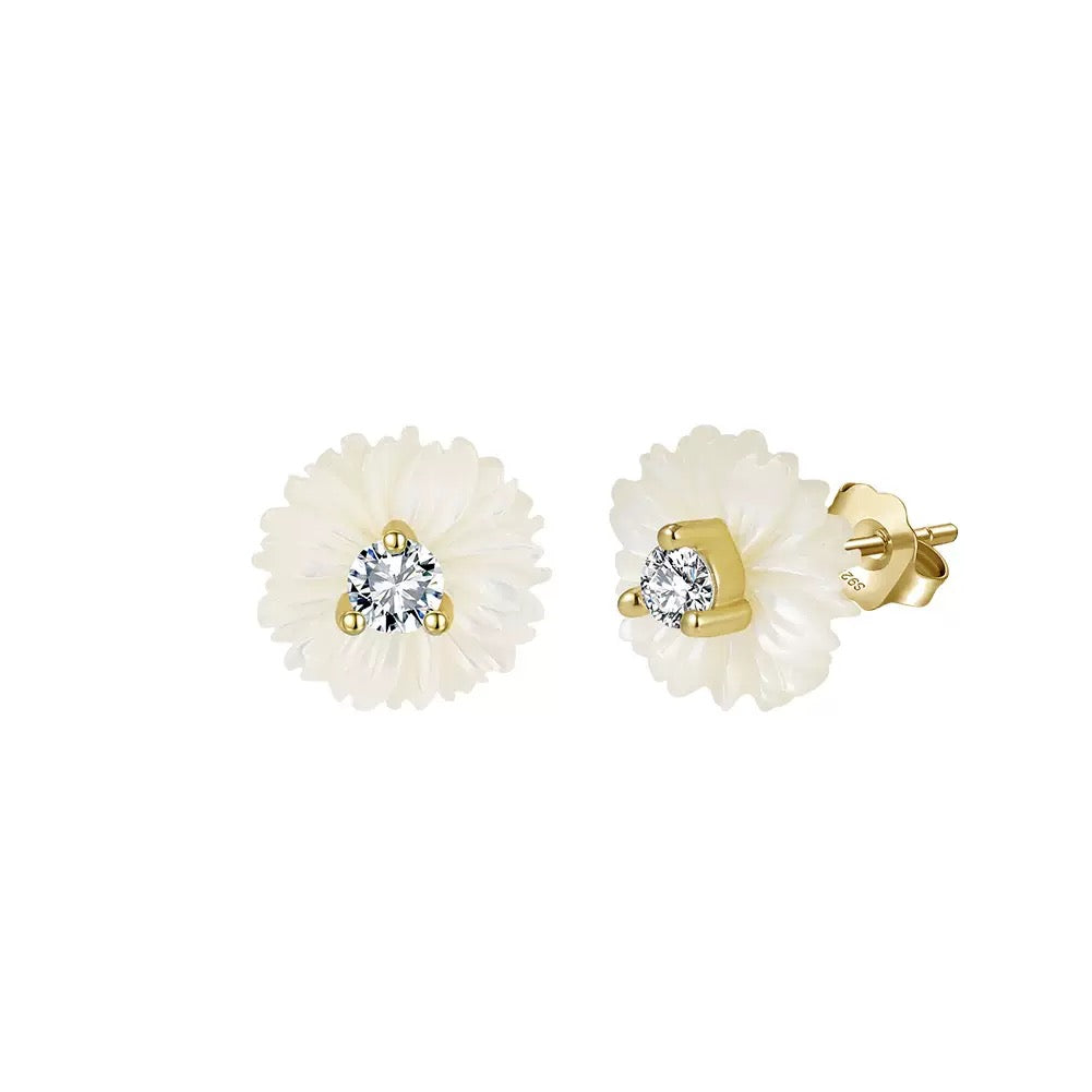Lumi Flower – Shell & CZ Vermeil Stud Earrings