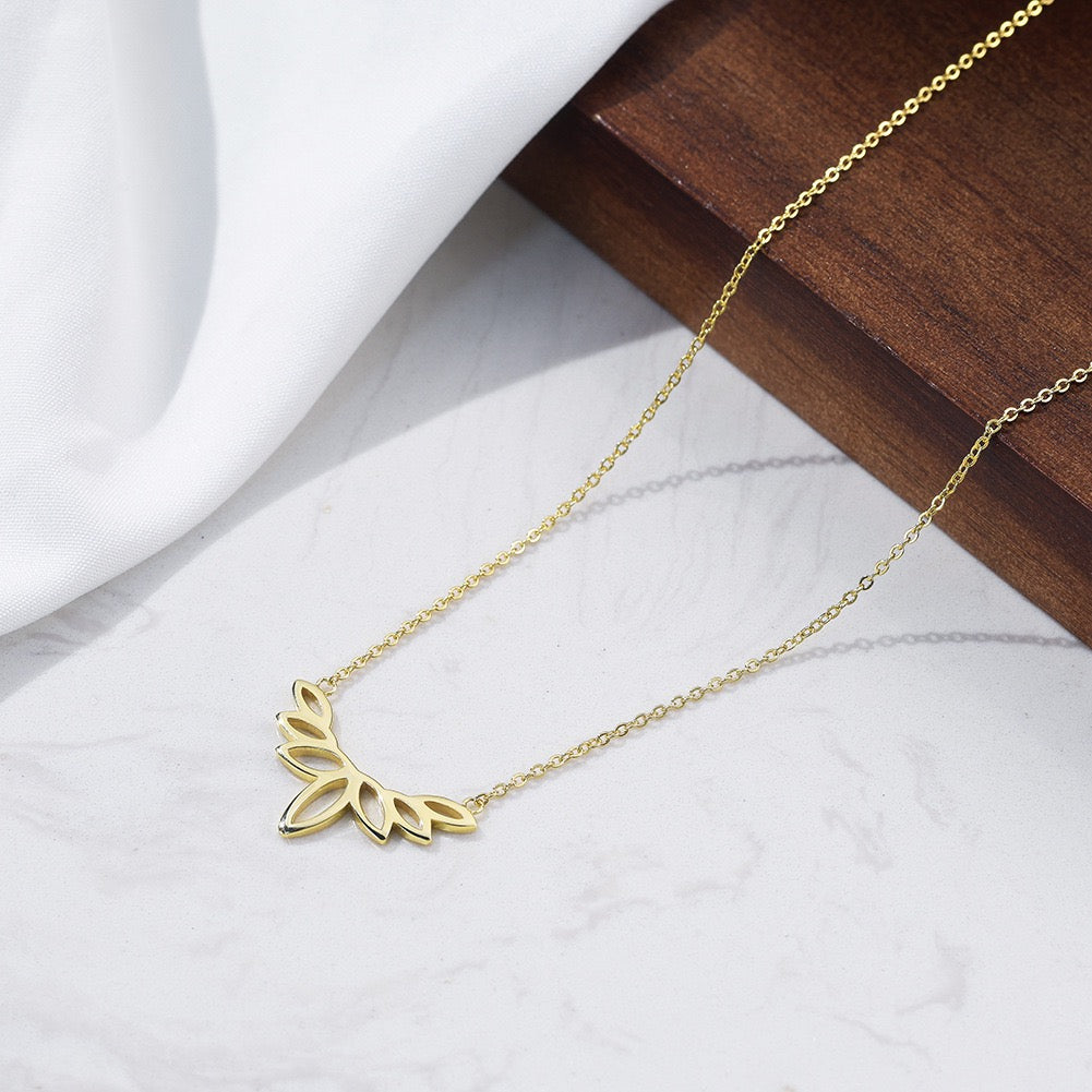 Petalia Bloom – Gold Vermeil Floral Pendant Necklace