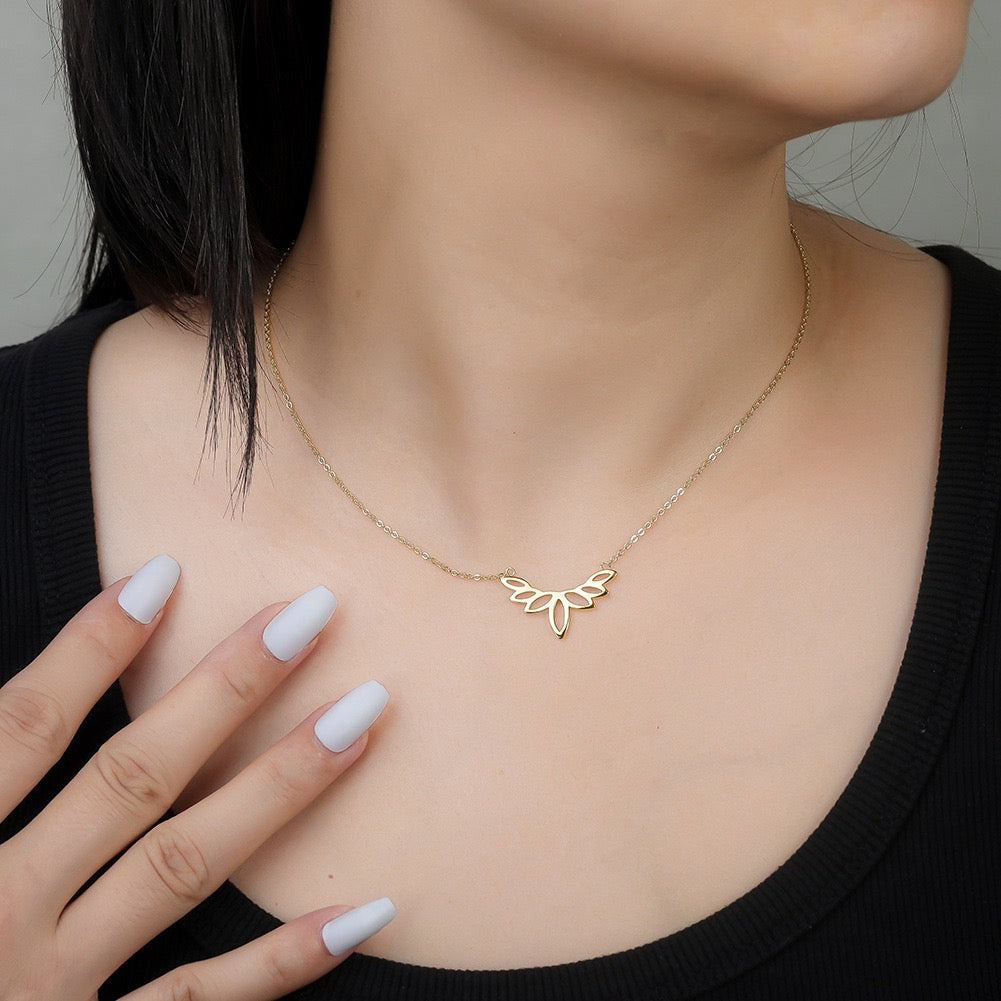 Petalia Bloom – Gold Vermeil Floral Pendant Necklace