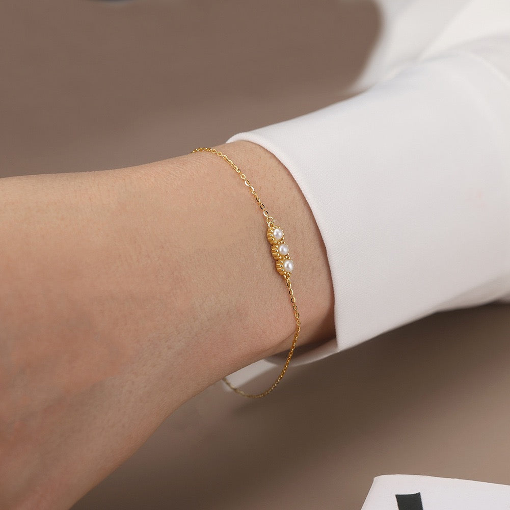 Triple Pearl Balance – Gold Vermeil Bracelet