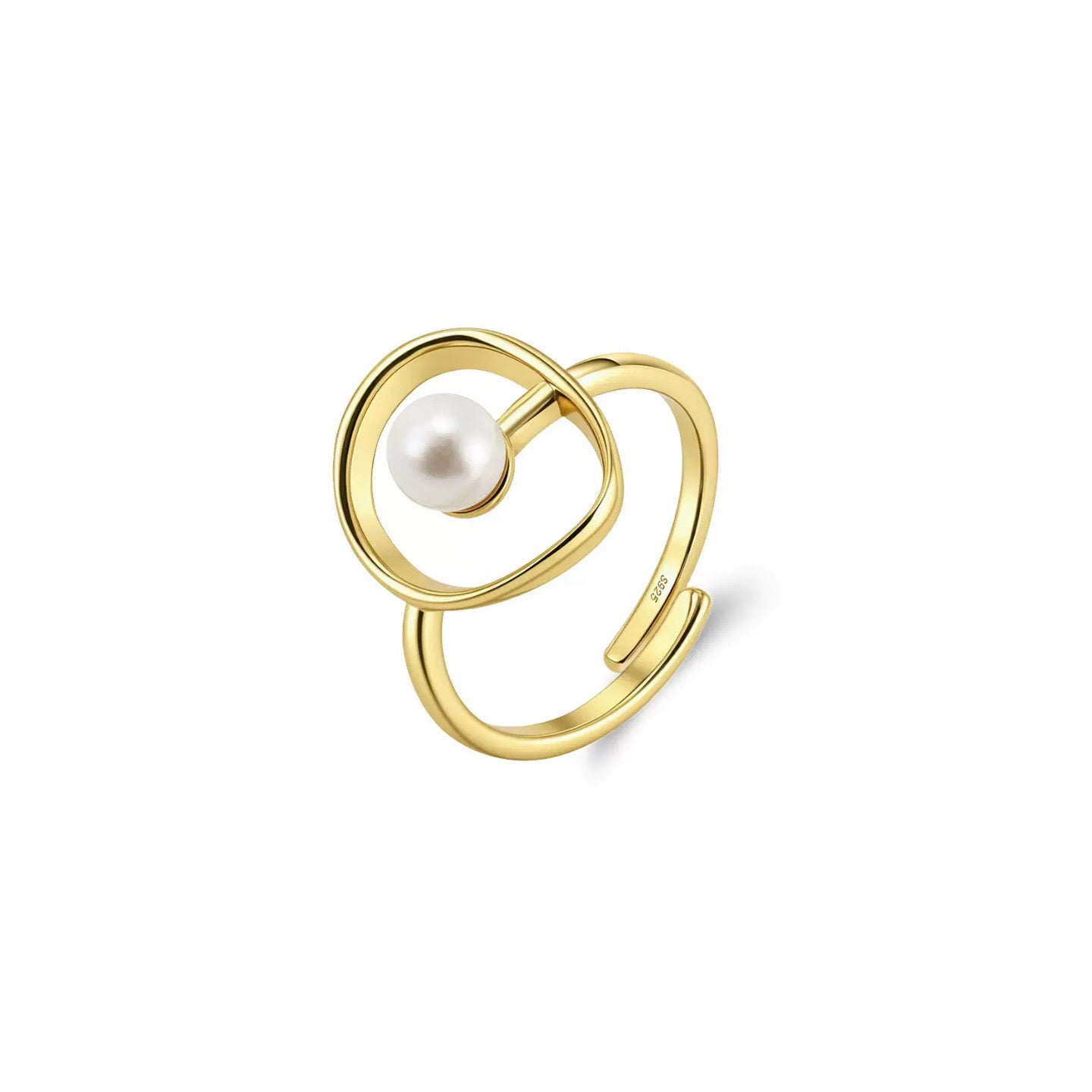 Moonlit Circle – Freshwater Pearl Vermeil Ring