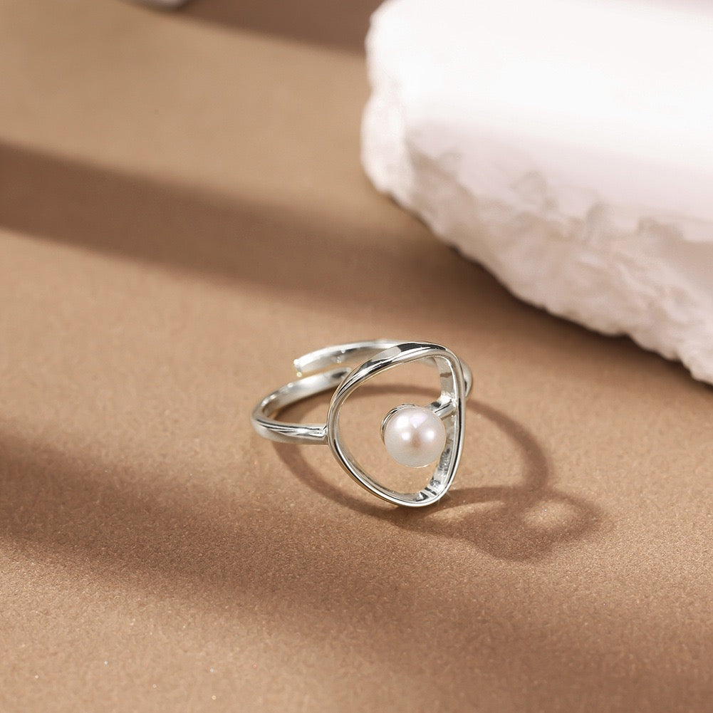 Moonlit Circle – Freshwater Pearl Vermeil Ring