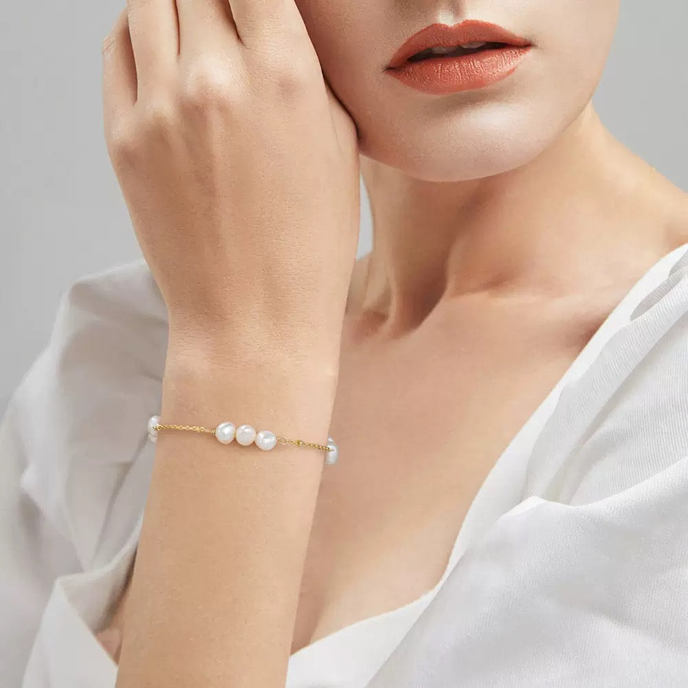 Stellar Drift – Freshwater Pearl Vermeil Bracelet